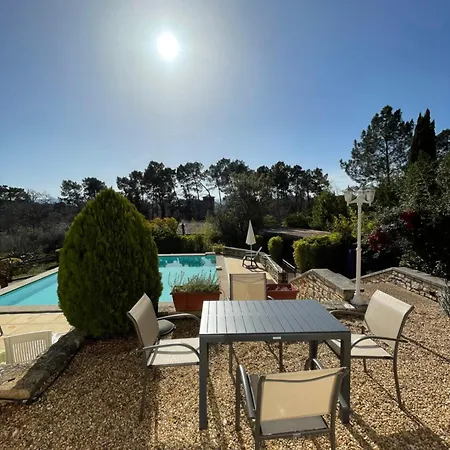 Gite Le Val Des Fees Classes Deux Etoiles Roussillon  Exterior photo